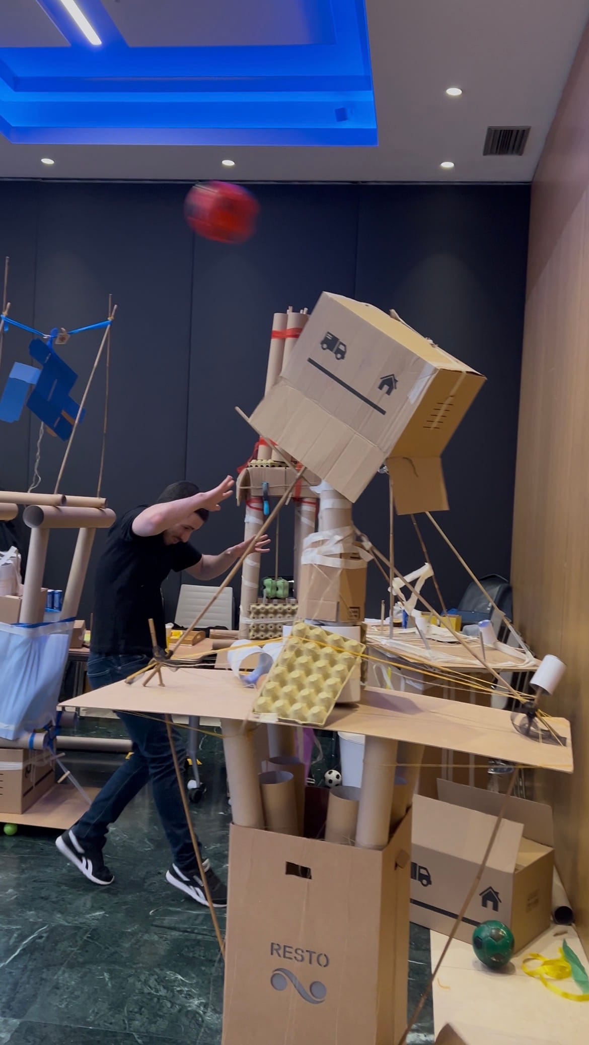 gravity · team building activity in Barcelona for companies · foto 8