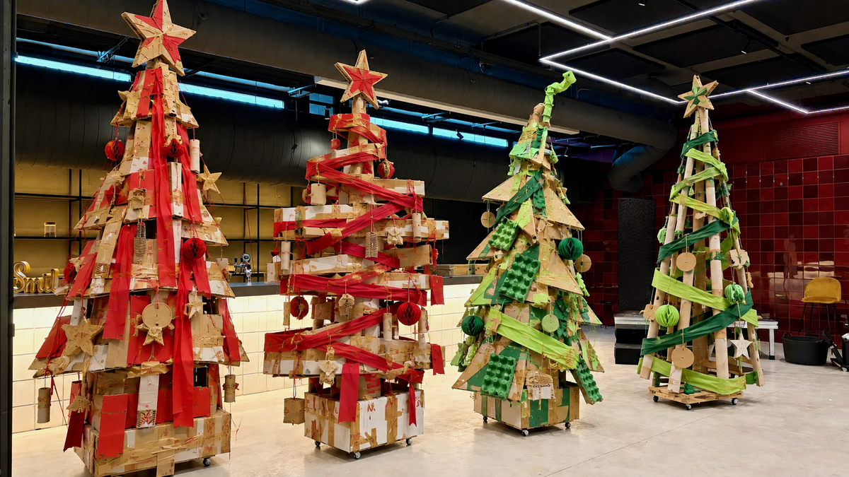 GRINCH VS SANTA · activitat de team building a Barcelona per a empreses · foto 2